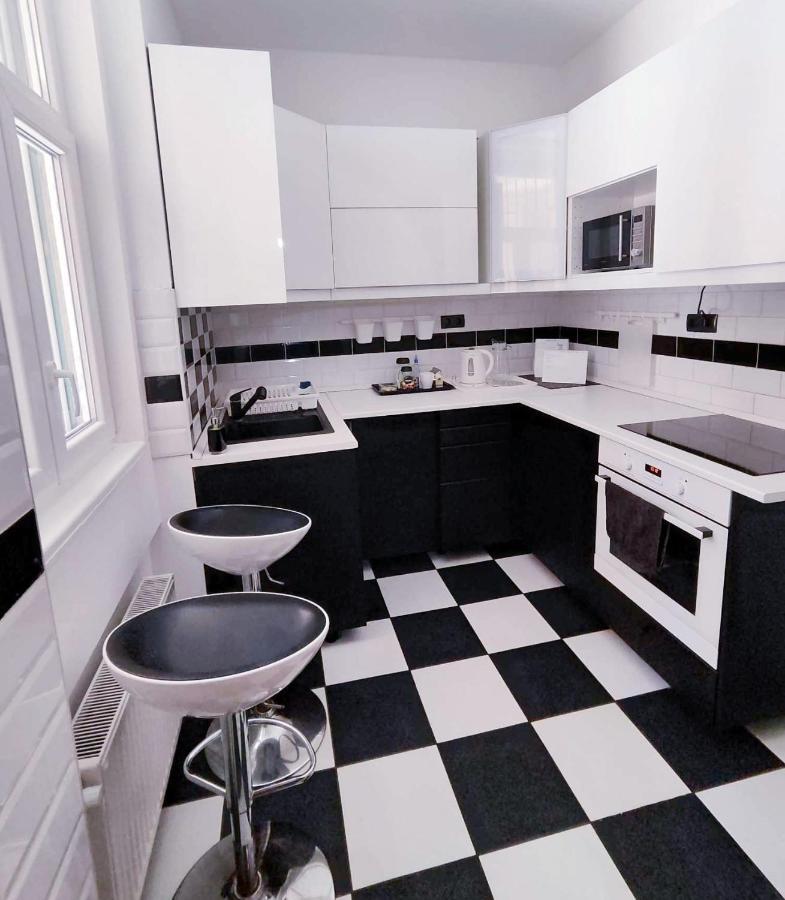 Westend Flat Budapest Bagian luar foto
